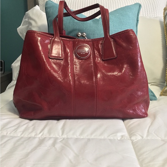 Coach purse colour red - Picture 2 of 3
